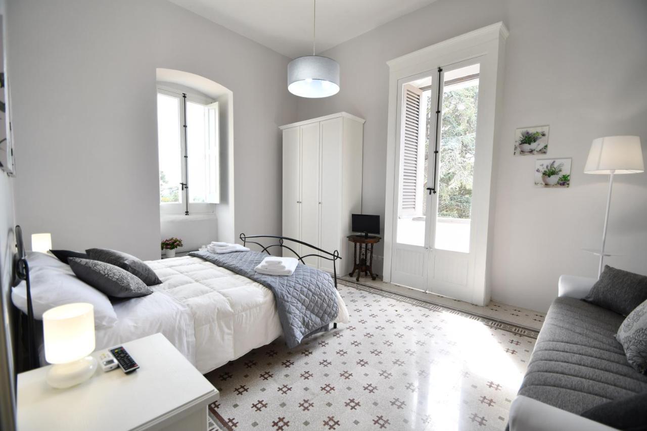 Villa Camilla โมลา ดิ บารี ภายนอก รูปภาพ